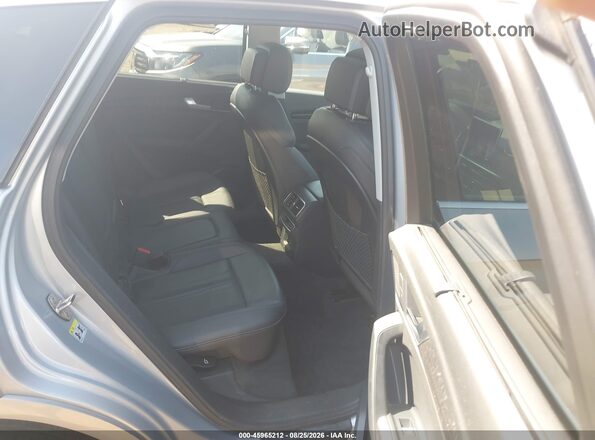 WA1CNAFY2J2085652 2018 AUDI Q5 Silver Widok naklejki z numerem VIN