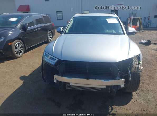 WA1CNAFY2J2085652 2018 AUDI Q5 Silver Widok wnętrza z tyłu