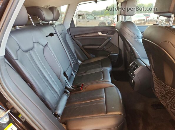 WA1CNAFY5J2138991 2018 AUDI Q5 Black Вид задньої частини салону