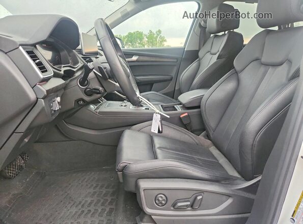 WA1CNAFY9K2103033 2019 AUDI Q5 White Вид салону спереду
