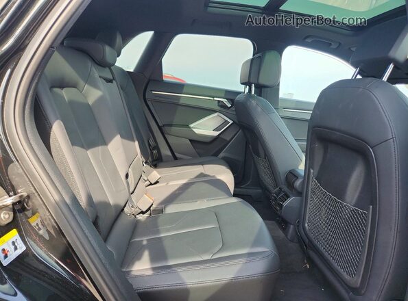WA1DECF30S1048000 2025 AUDI Q3 Черный Вид задней части салона