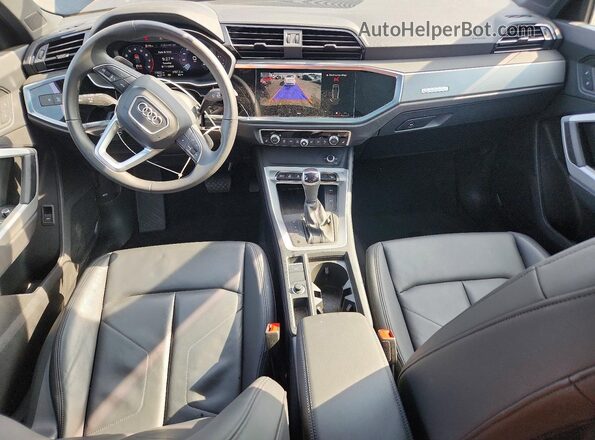 WA1DECF30S1048000 2025 AUDI Q3 Черный Вид панели приборов