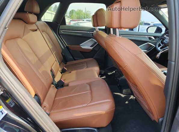 WA1DECF32N1010286 2022 AUDI Q3 Черный Вид задней части салона