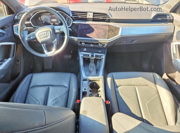 WA1DECF33L1056643 2020 AUDI Q3 Gray Widok deski rozdzielczej