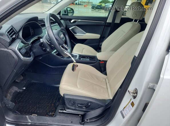 WA1DECF33R1078182 2024 AUDI Q3 White Սալոնի դիմացի տեսք