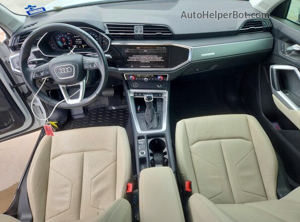 WA1DECF33R1078182 2024 AUDI Q3 White Առջևի վահանակի տեսք