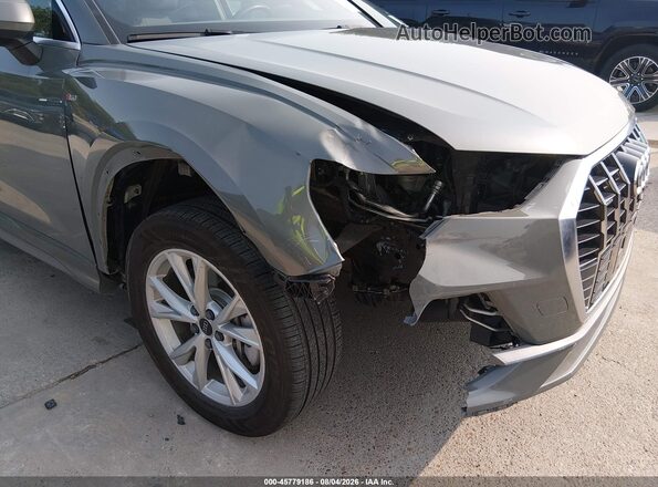 WA1DECF33R1125372 2024 AUDI Q3 Gray Front view