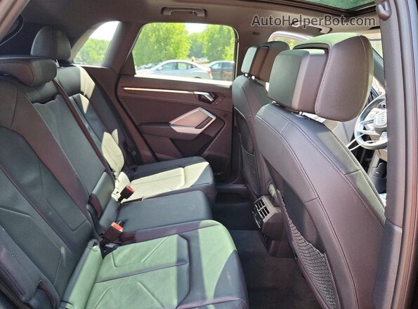 WA1DECF34N1066729 2022 AUDI Q3 Черный Вид задних сидений