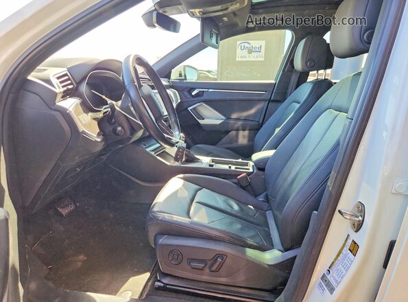 WA1DECF34P1135678 2023 AUDI Q3 Белый Вид салона спереди