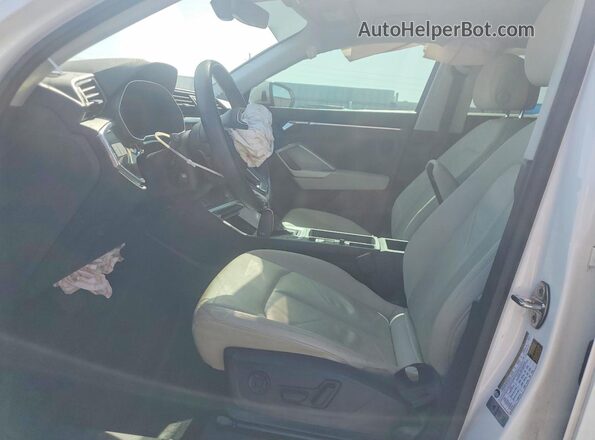 WA1DECF36M1069954 2021 AUDI Q3 White Front interior view