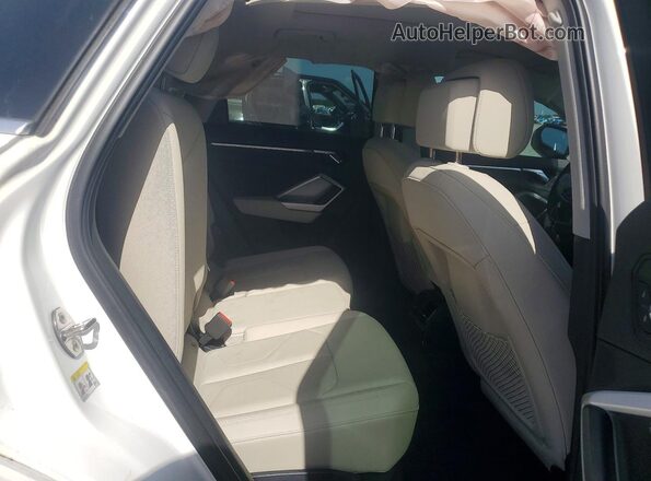 WA1DECF36M1069954 2021 AUDI Q3 White Rear seats view
