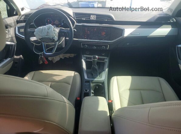 WA1DECF36M1069954 2021 AUDI Q3 White Dashboard view
