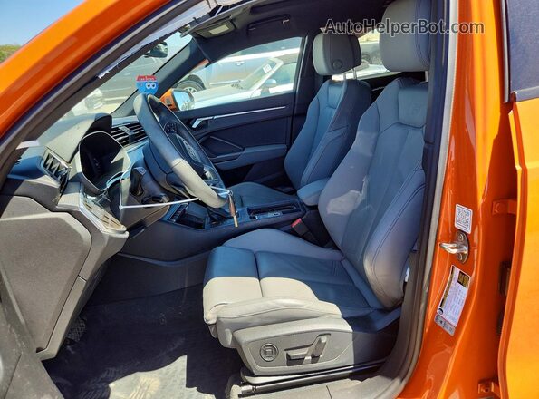 WA1DECF36S1004695 2025 AUDI Q3 Orange Սալոնի դիմացի տեսք