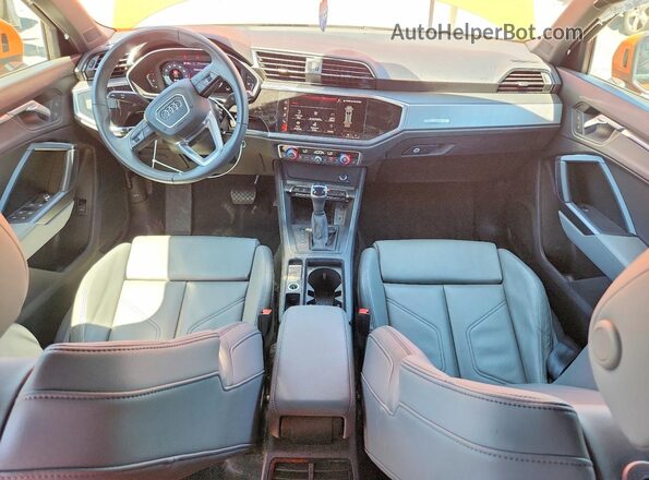 WA1DECF36S1004695 2025 AUDI Q3 Orange Առջևի վահանակի տեսք