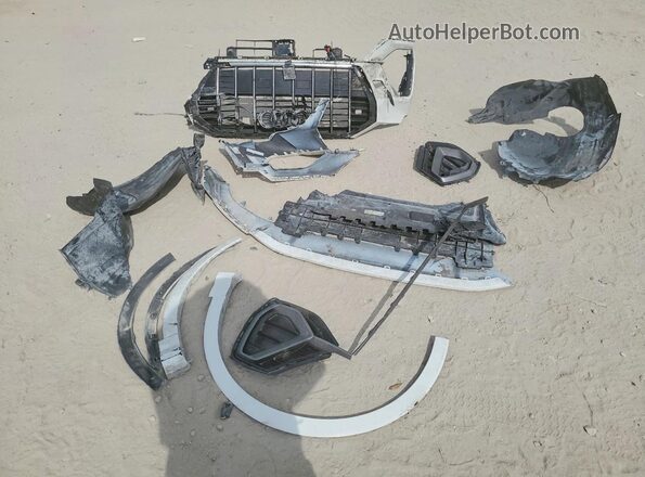 WA1DECF37M1021203 2021 AUDI Q3 White Widok naklejki z numerem VIN