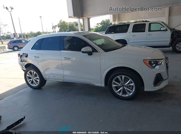 WA1DECF37M1131586 2021 AUDI Q3 White Widok wnętrza 360 stopni