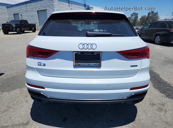 WA1DECF38M1010758 2021 AUDI Q3 White უკანა ხედი