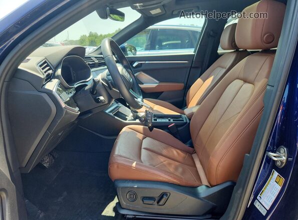 WA1DECF38M1017080 2021 AUDI Q3 Blue Vista interior delantera