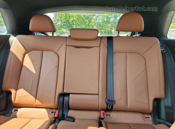 WA1DECF38M1017080 2021 AUDI Q3 Blue Vista de los asientos traseros