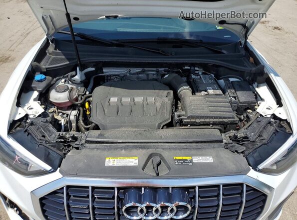 WA1DECF38M1036678 2021 AUDI Q3 White Вид підкапотного простору