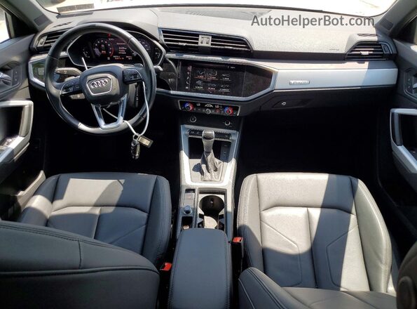 WA1DECF38M1036678 2021 AUDI Q3 White Вид панелі приладів