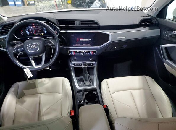 WA1DECF38N1004850 2022 AUDI Q3 White Առջևի վահանակի տեսք