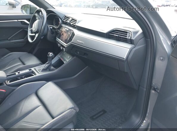 WA1DECF38N1088880 2022 AUDI Q3 Gray Вид салону спереду