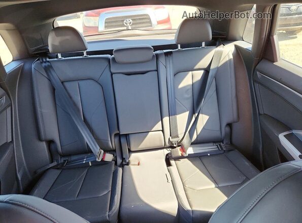 WA1DECF38R1055738 2024 AUDI Q3 Blue Rear seats view
