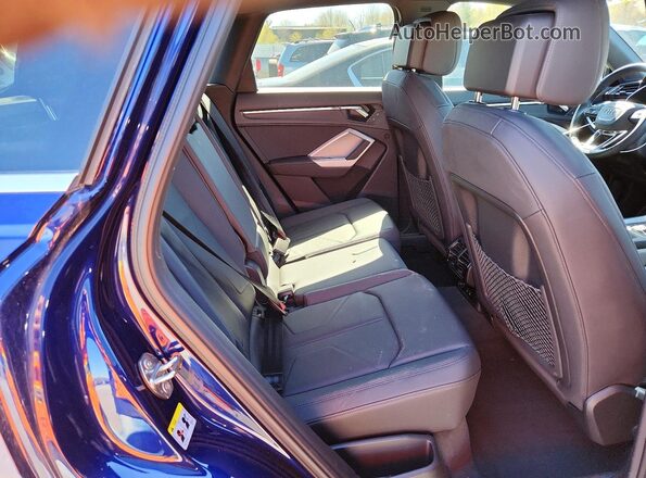 WA1DECF38R1055738 2024 AUDI Q3 Blue Rear interior view