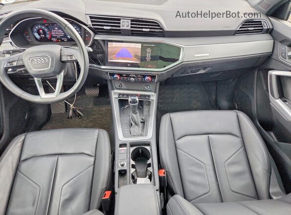 WA1DECF38R1120121 2024 AUDI Q3 White Dashboard view