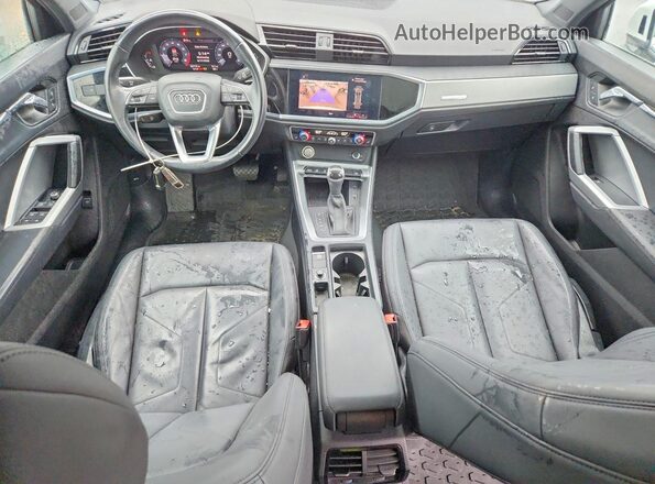 WA1DECF3XL1066411 2020 AUDI Q3 White Dashboard view