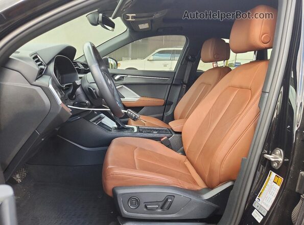 WA1DECF3XN1139067 2022 AUDI Q3 Black Вид салону спереду