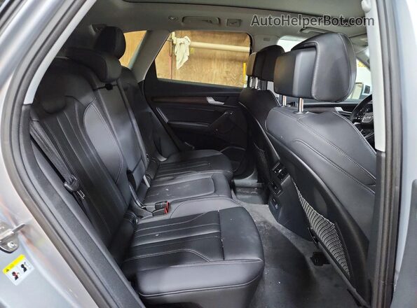 WA1E2AFY0R2036012 2024 AUDI Q5 Silver უკანა სალონის ხედი