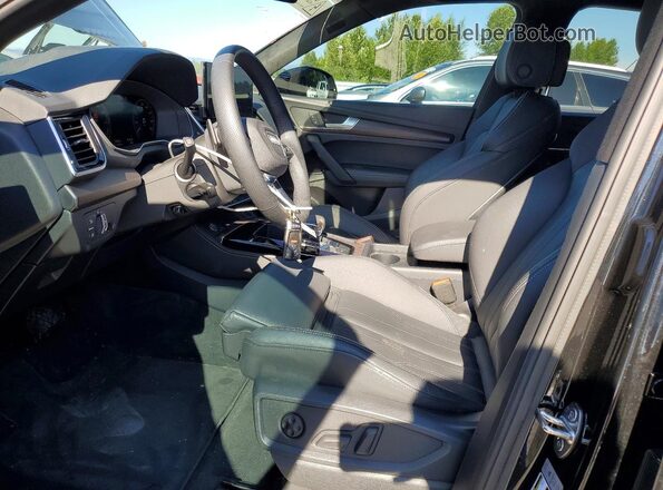 WA1E2AFY4S2024516 2025 AUDI Q5 Black Вид салону спереду
