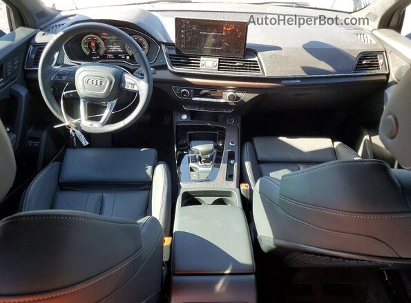 WA1E2AFY4S2024516 2025 AUDI Q5 Black Вид панелі приладів