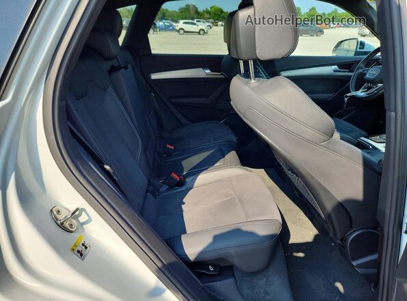 WA1E2AFY8N2077062 2022 AUDI Q5 White Вид задніх сидінь