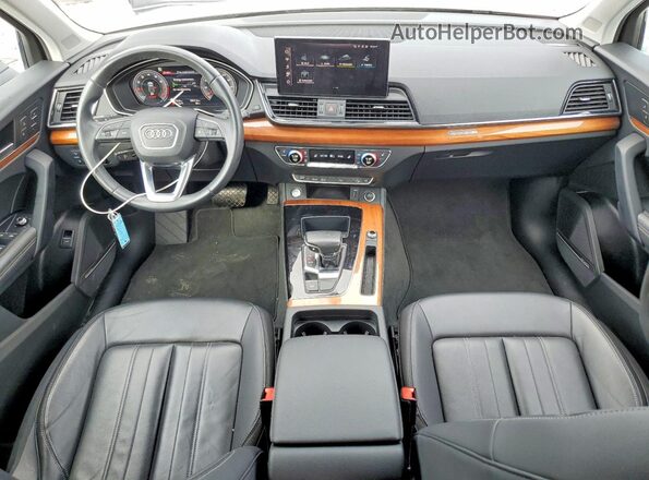 WA1EAAFY0P2060102 2023 AUDI Q5 Белый Вид панели приборов