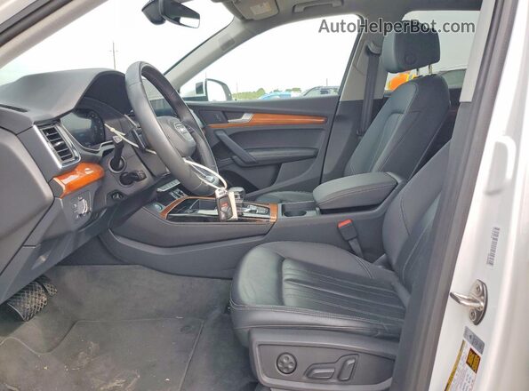 WA1EAAFY0P2060102 2023 AUDI Q5 Белый Вид салона спереди