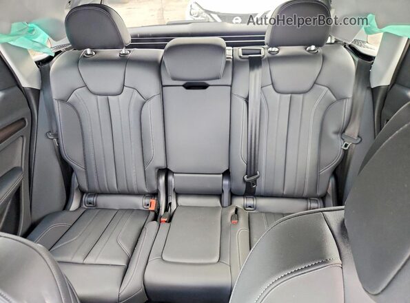 WA1EAAFY0R2145203 2024 AUDI Q5 Silver უკანა სავარძლების ხედი