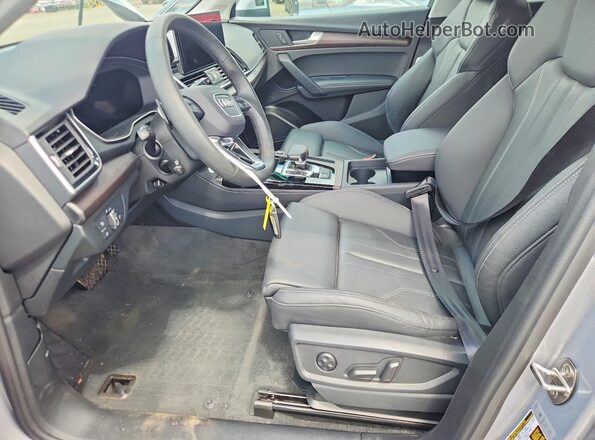 WA1EAAFY0R2145203 2024 AUDI Q5 Silver წინა სალონის ხედი