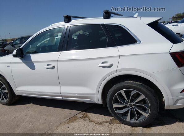 WA1EAAFY1R2083908 2024 AUDI Q5 White Սալոնի 360 աստիճան տեսք