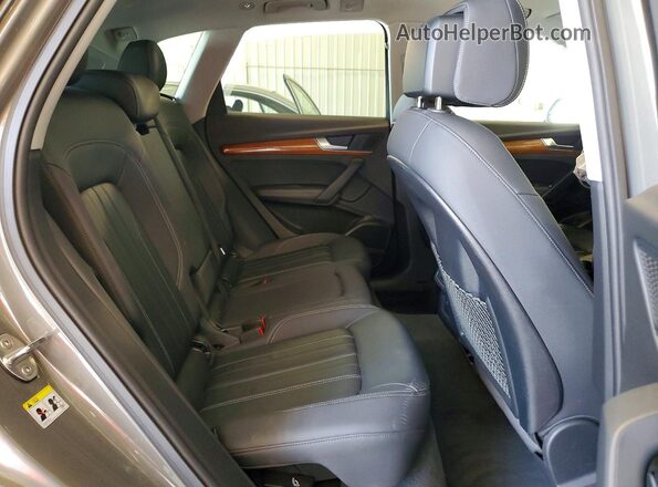 WA1EAAFY3P2099329 2023 AUDI Q5 Gray უკანა სალონის ხედი