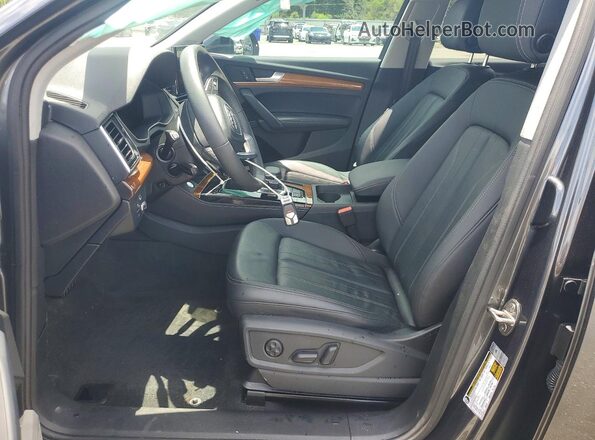 WA1EAAFY8P2188524 2023 AUDI Q5 Gray Front interior view
