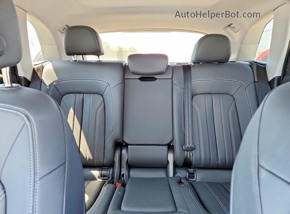 WA1EAAFY8R2036214 2024 AUDI Q5 Black Vista de los asientos traseros