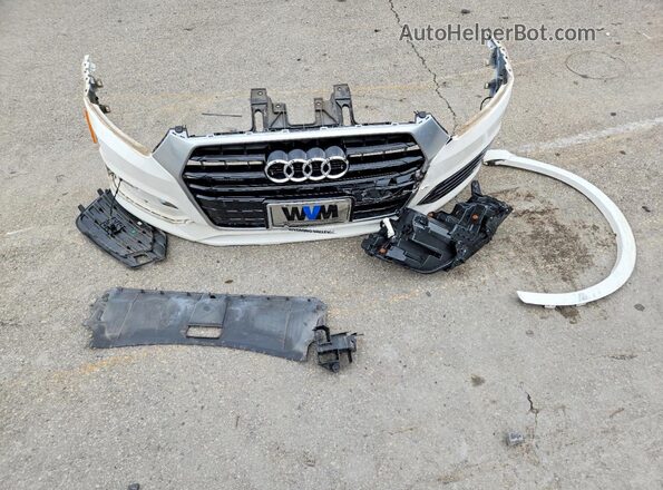 WA1ECCFS3JR032181 2018 AUDI Q3 White Вид наклейки з VIN-кодом