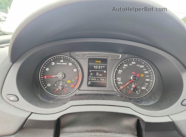 WA1ECCFS3JR032181 2018 AUDI Q3 White Вид щитка приладів