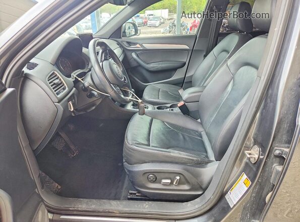 WA1ECCFSXJR009092 2018 AUDI Q3 Gray Вид салону спереду