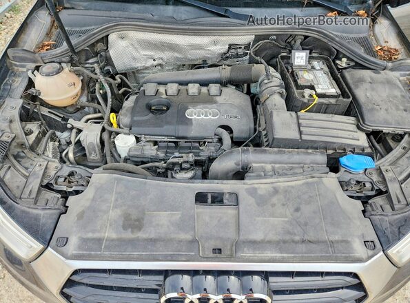 WA1ECCFSXJR009092 2018 AUDI Q3 Gray Вид підкапотного простору