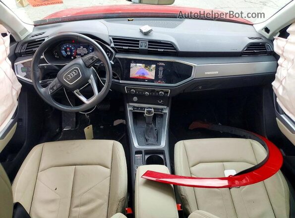 WA1EECF30L1041828 2020 AUDI Q3 Red Առջևի վահանակի տեսք