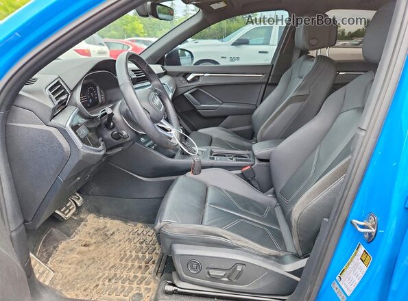 WA1EECF30M1002044 2021 AUDI Q3 Blue Widok wnętrza z przodu